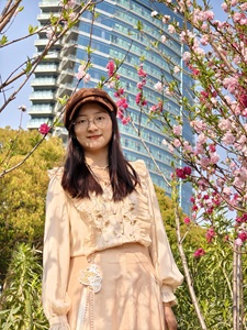 Mingzhu Yang (杨明珠)